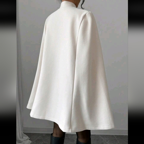 Elegant Stand Collar Contrast Color Chinese Style Button Cloak-Style Shawl Women - Picture 4 of 6